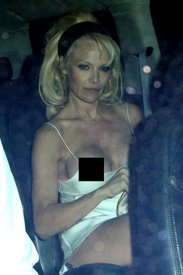 Pamela Anderson Oops Moment Pic