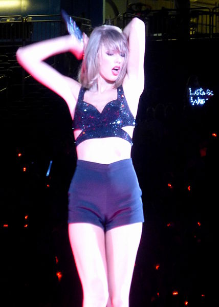 Taylor Swift Camel Toe Pic